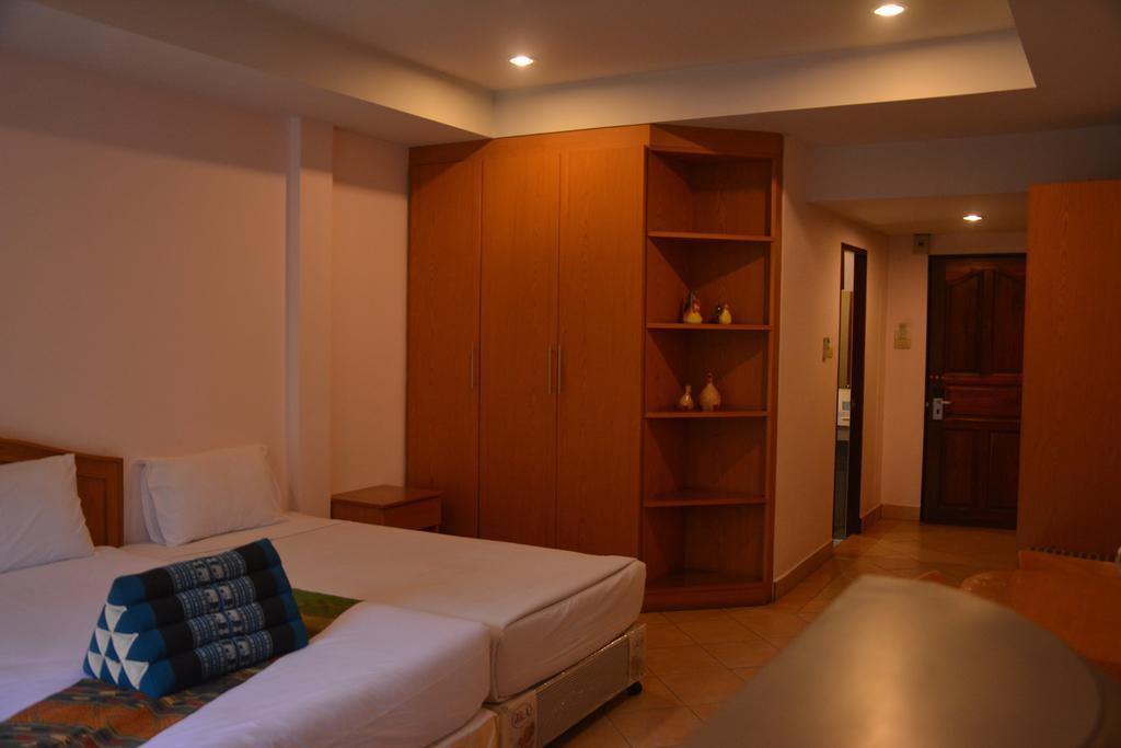 Seven Oaks Inn Jomtien Habitación foto