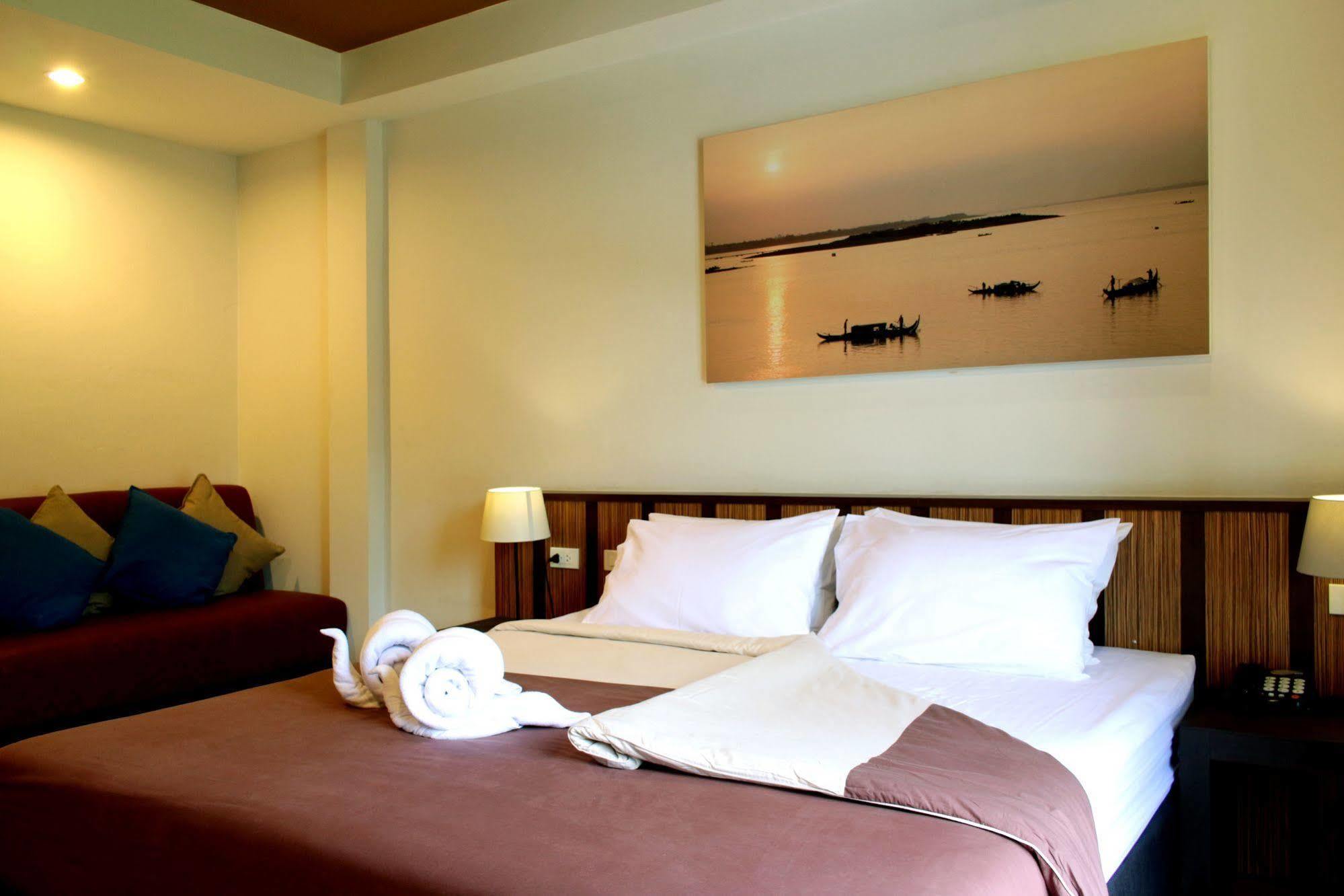 Seven Oaks Inn Jomtien Exterior foto